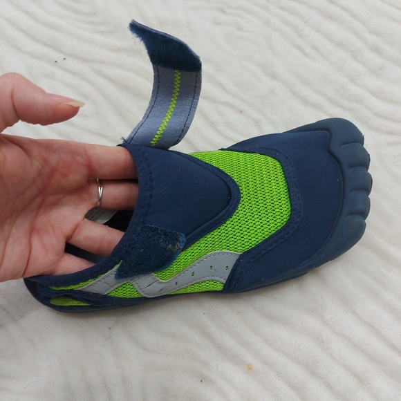 Newts Water Shoes with toe bumpers - Picture 7 of 10